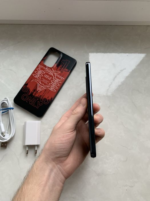 Samsung  a53 5g 128gb на экране защитное стекло