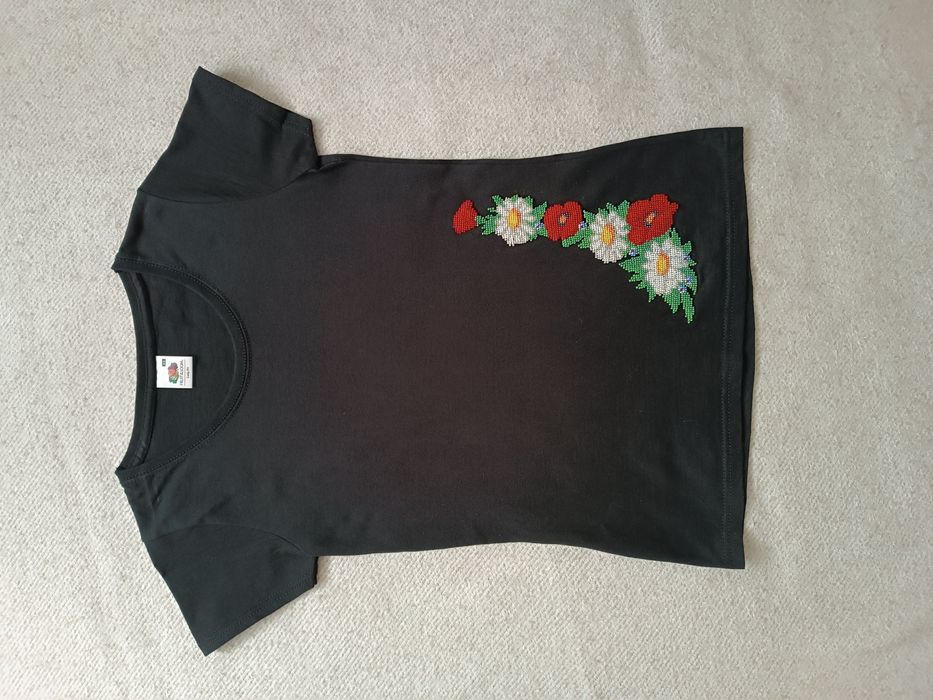 Вишита футболка/вишиванка, бісером