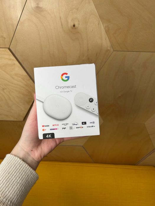 Google Chromecast odtwarzacz multymedialny 4.0 4k z pilotem dobry stan