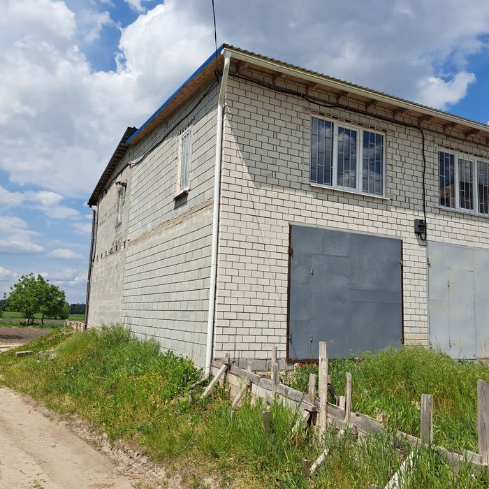 Продам двоповерховий гараж