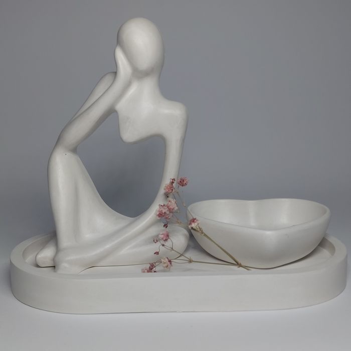 Декоративна гіпсова скульптура з кашпо “Думка”