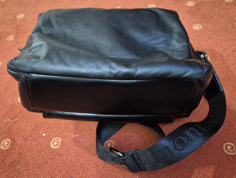 Torebka listonoszka Monnari mała czarna