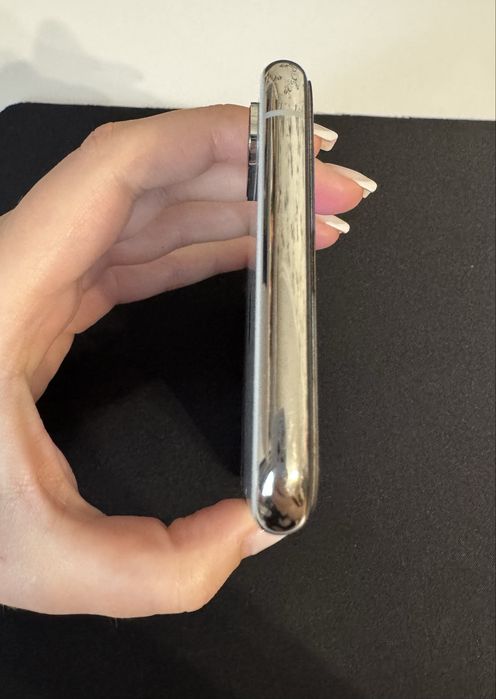 Телефон iPhone XS 64 ГБ Silver