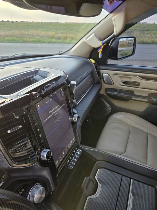 Ram 1500  Limited 5,7 hemi  v8 2019г