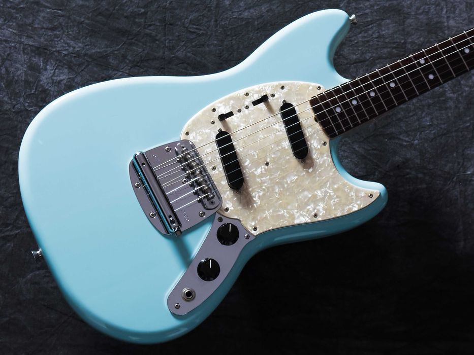 Fender Japan Traditional 60s Mustang Daphne Blue 2022