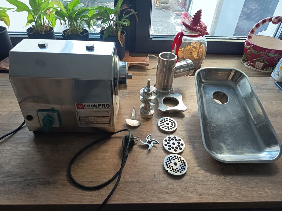 Profesjonalna Maszynka do mięsa. COOKpro 12.