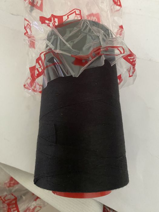 Нитки швейные  черные 40