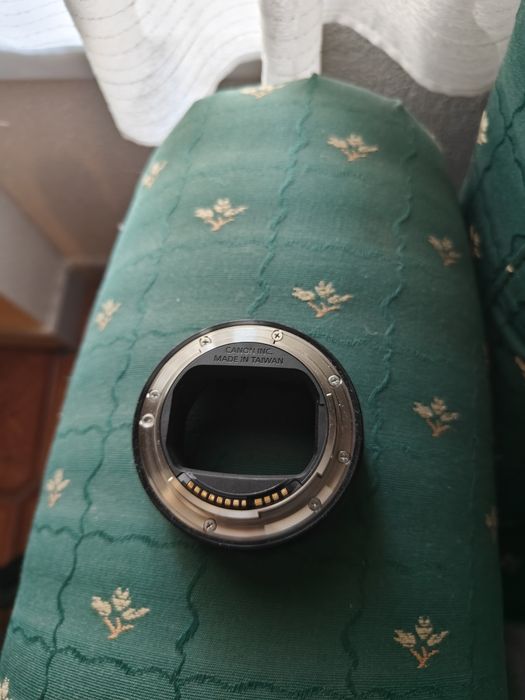 Máquina Canon EOS R