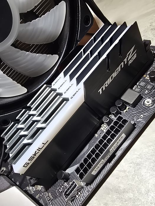 Оперативна пам'ять G-skill TridentZ  32Gb