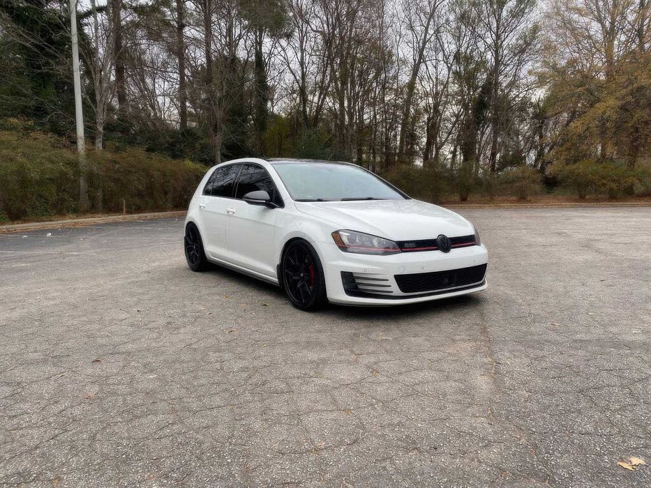 Volkswagen Golf GTI S 4-Door with Performance      2015