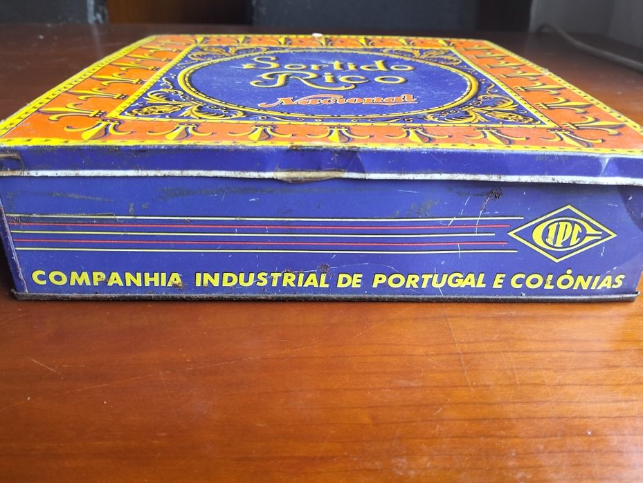Antiga lata sortido rico "Nacional"