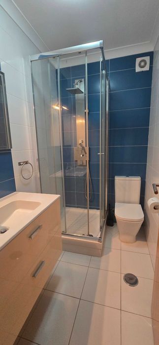 Apartamento T2+1  na Av Pedonal em frente à praia