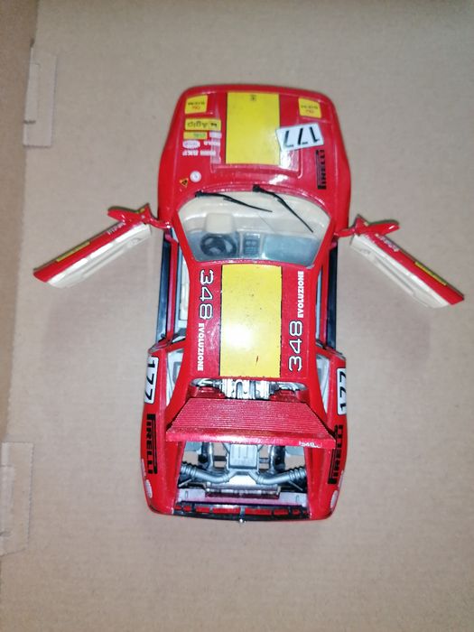 Ferrari 348 da BURAGO escala 1:24