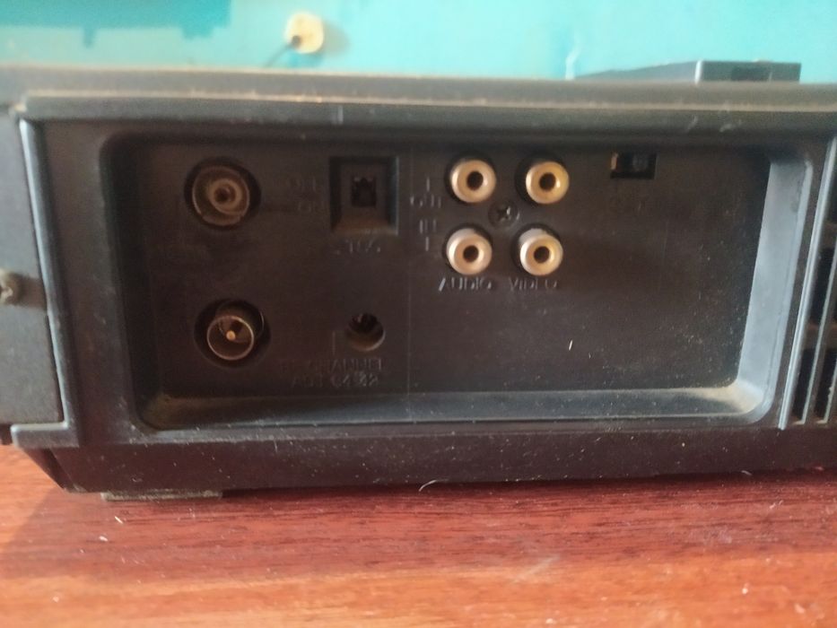 Magnetowid VHS. Hitachi