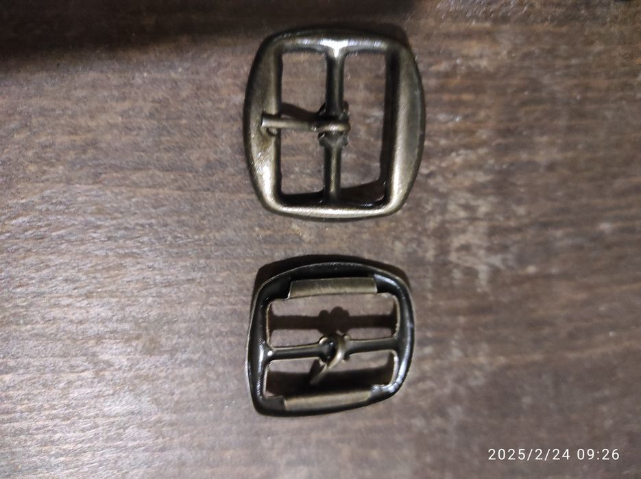 Пряжка металева міцна