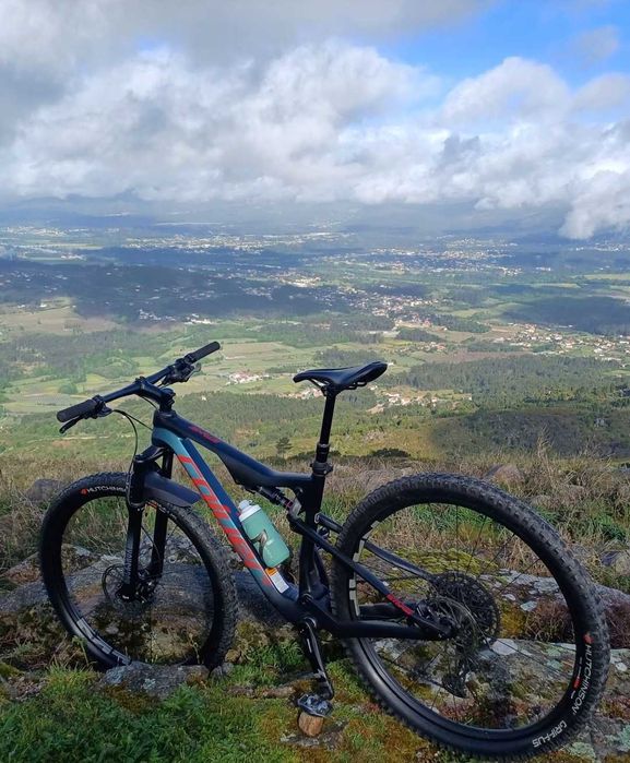 Coluer stake 4.2 carbono 1×12 sem um unico risco