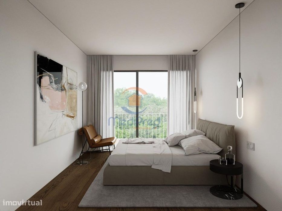 Apartamento T2 com 2 Varandas e 2 Parqueamentos | Famões, Odivelas