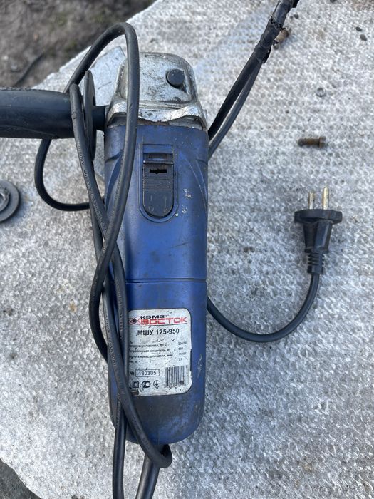 Болгарка 125 замінені шіткі та пара,дрелька