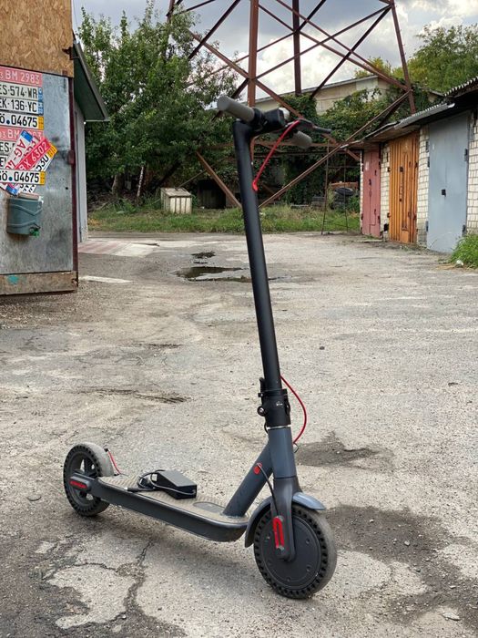 Продам електросамокат Xiomi M365 pro