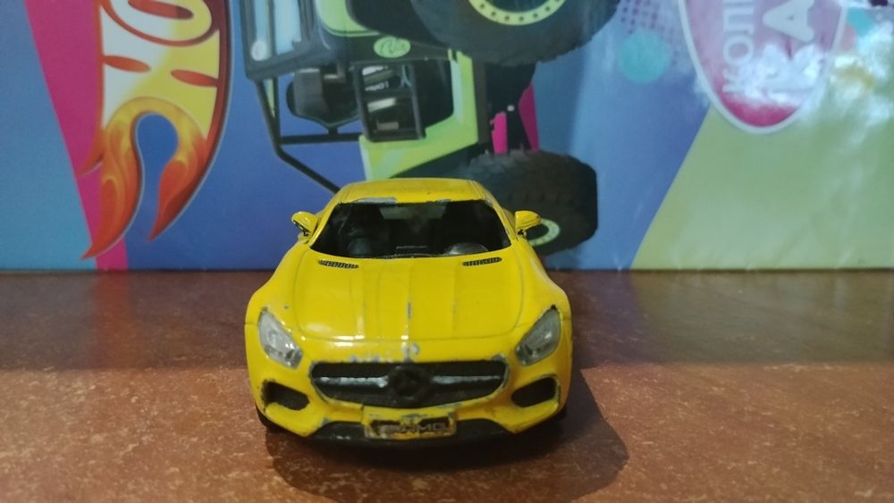 Лот оригінальних машинок Kinsmart та Hot Wheels (7 штук, продажа тільки разом)