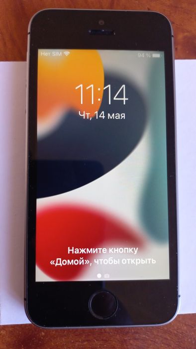 iPhone SE /32 GB  в хорошем состоянии.