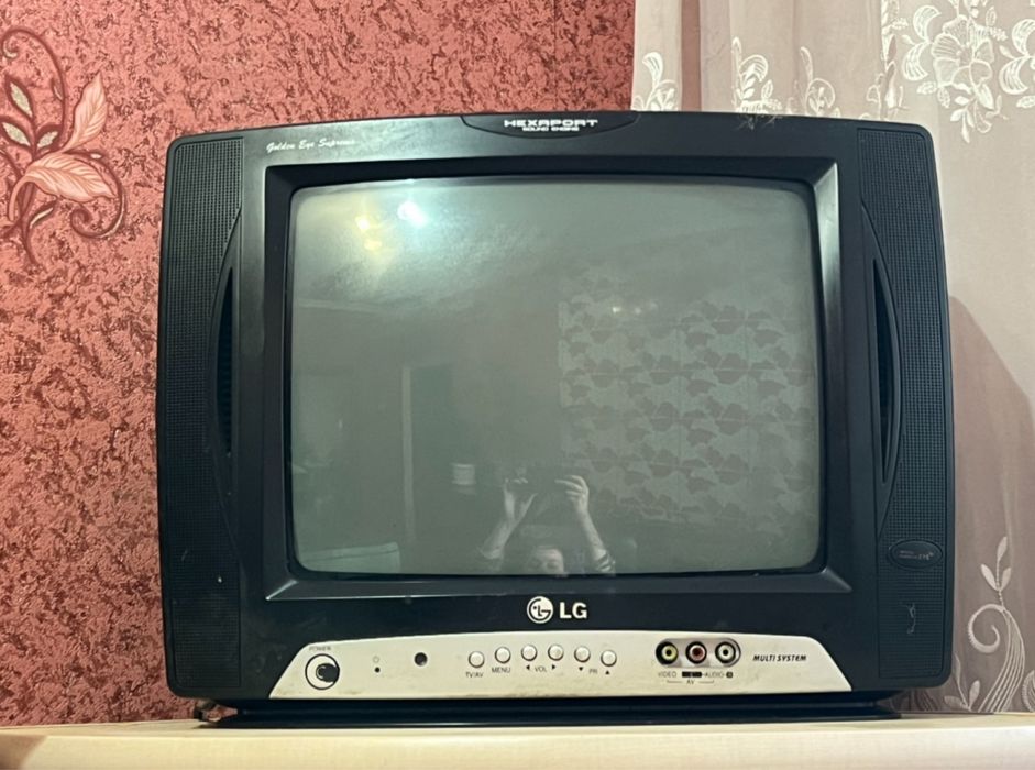 Телевізор LG кольоровий малий екран