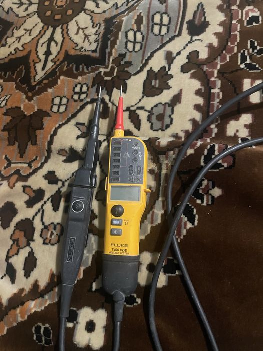 Тестер напряжения Fluke t150