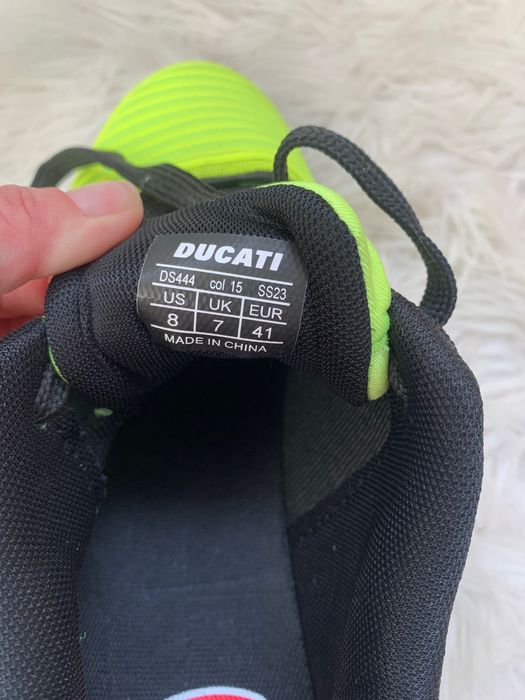 Кросівки Ducati з Італії