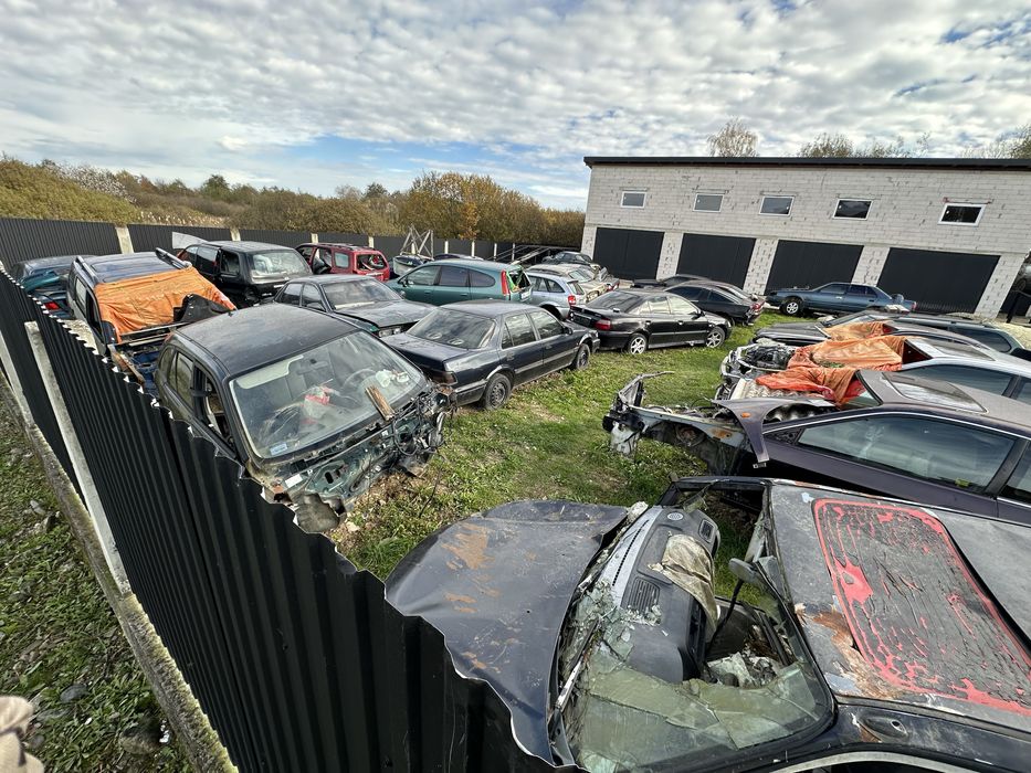 Продам будинок-гаражі