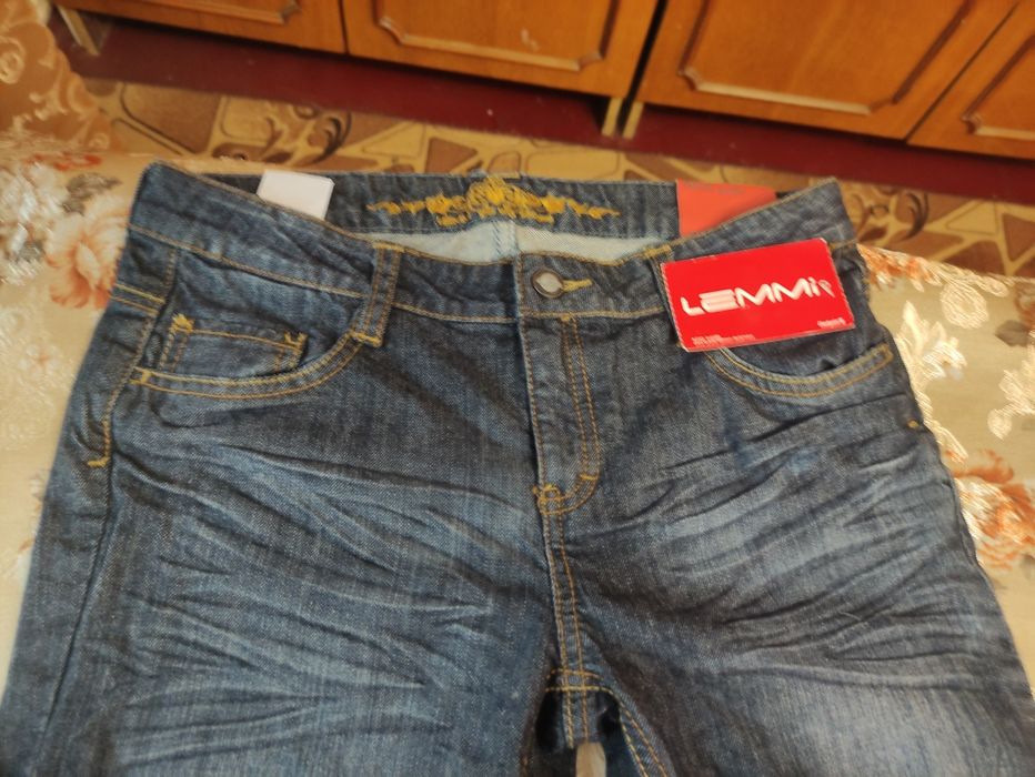 Джинсы скинни,на  девочку, новые,на рост 176