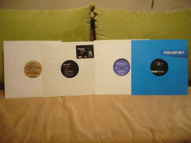 Maxi Single z muzyką w klimatach elektro, house, techno.65xLP. Polecam.