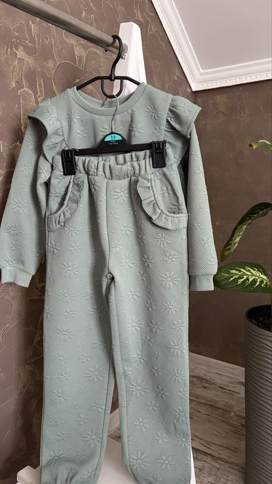 Костюмчик на весну для дівчинки 6-7р