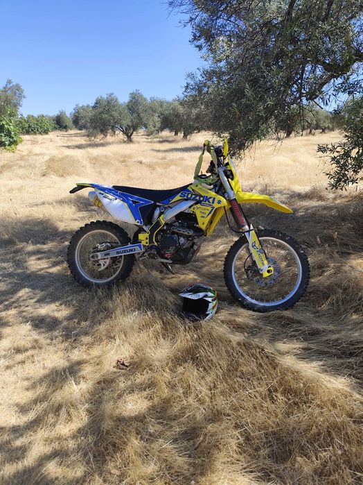 Vendo suzuki Rmx 450. matrículada.