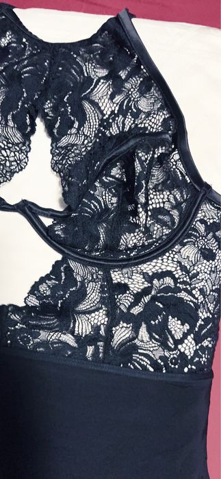 Body preto em renda