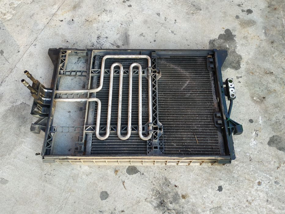 Радіатор Кондиціонера БМВ Е39 Е46 Е53 Е60 Е61 Е65 Е66 Е70 Е90 Е91 BMW