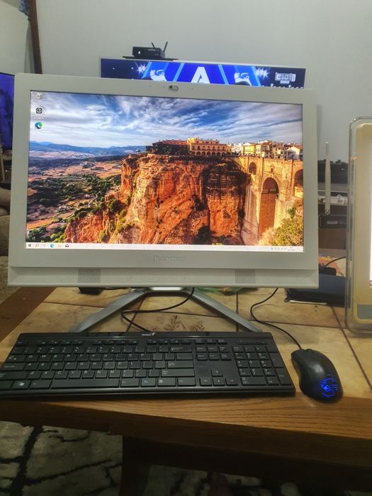 Lenovo c40-30 All in One