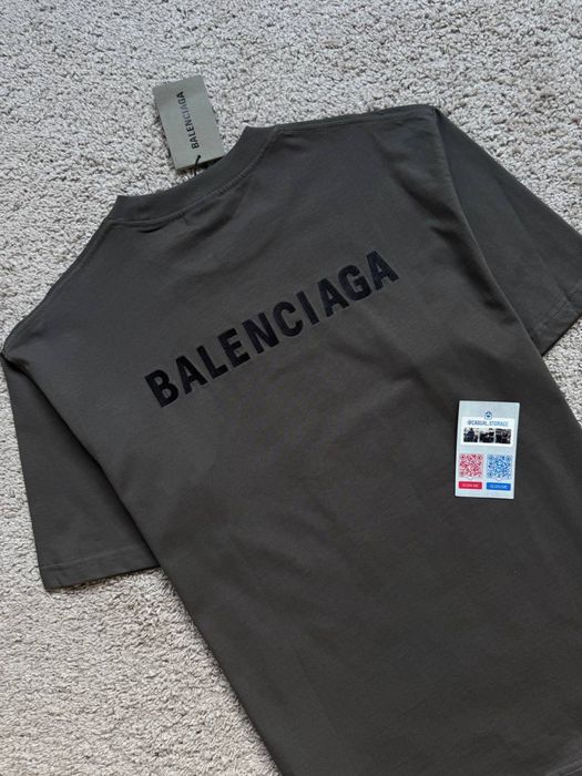 Футболка Balenciaga