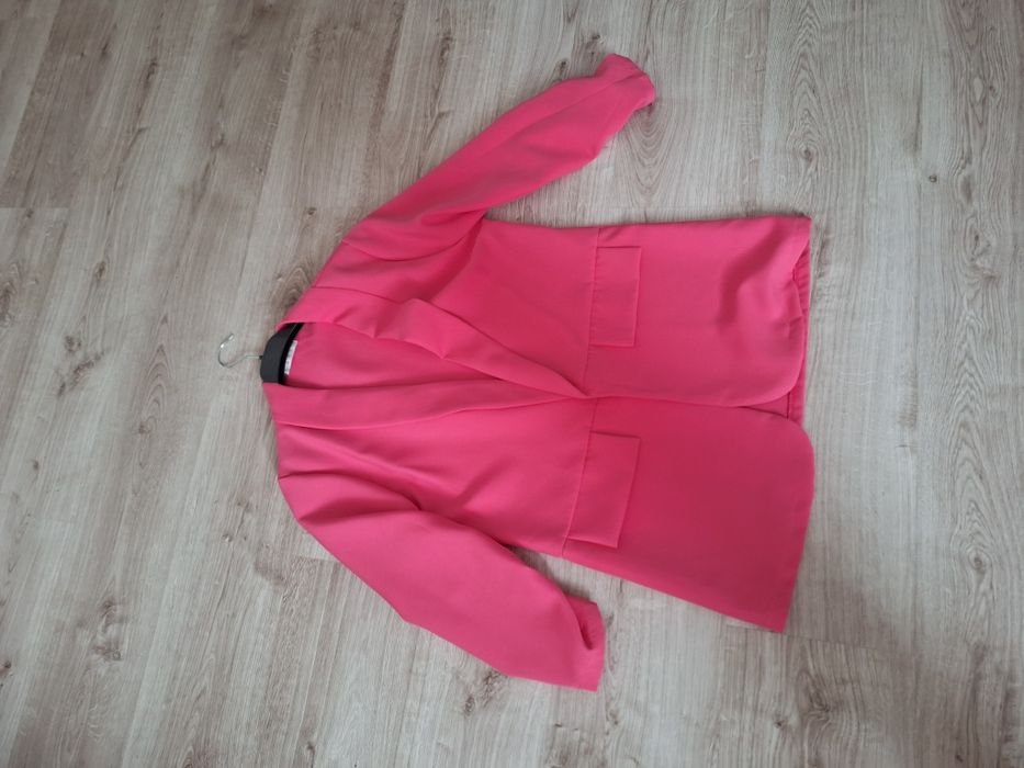 Rozowy garnitur damskie