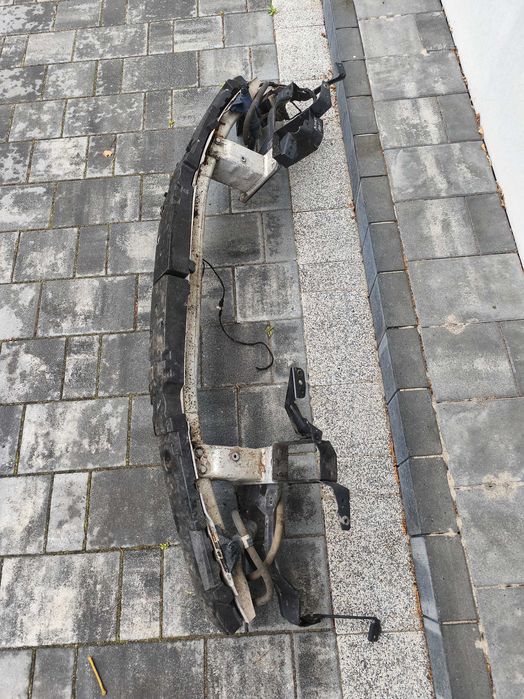 BMW 5 E60 E61 XENON pas przedni wzmocnienie czołowe belka zderzaka