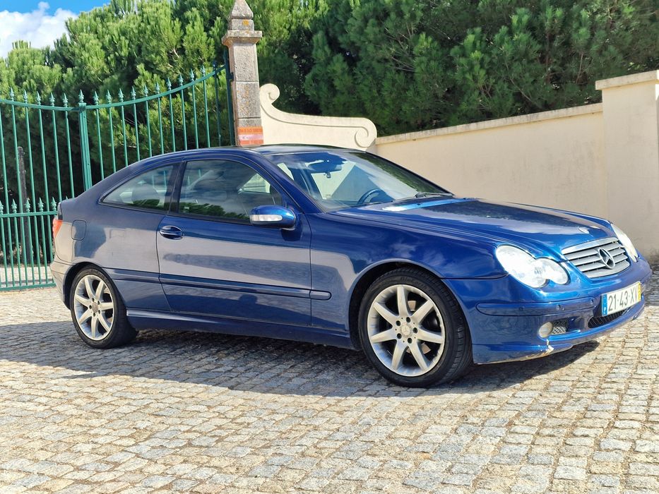 Mercedes-Benz c220 sport coupe — photo 2