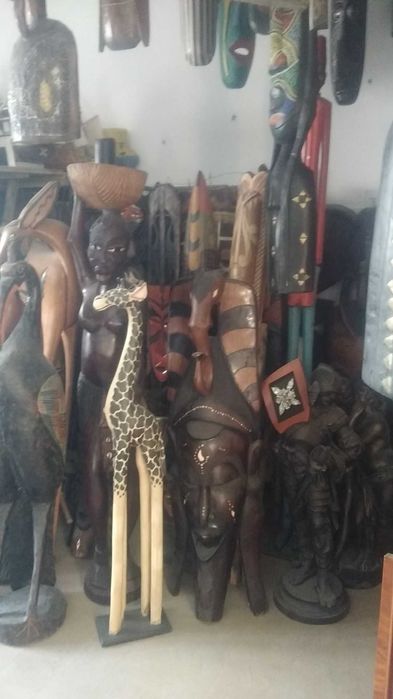 Centenas Máscaras e Estátuas Africanas (coleção)