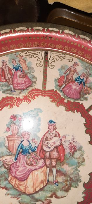 Tacki metalowe zdobione