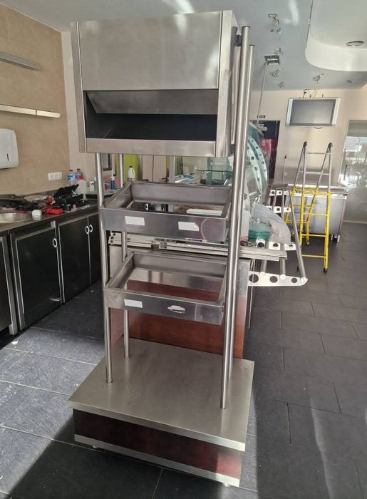 Restoration Showcase in excellent condition, bain-marie showcase64584616022275122