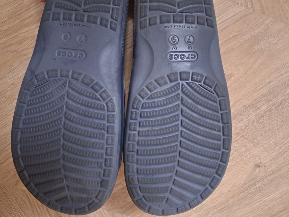 Klapki crocs 39/40 meta scape z przypinkami basenowe letnie