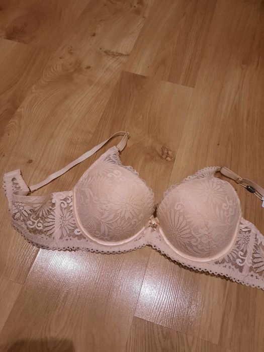 Biustonosz 90c nowy z metkami.