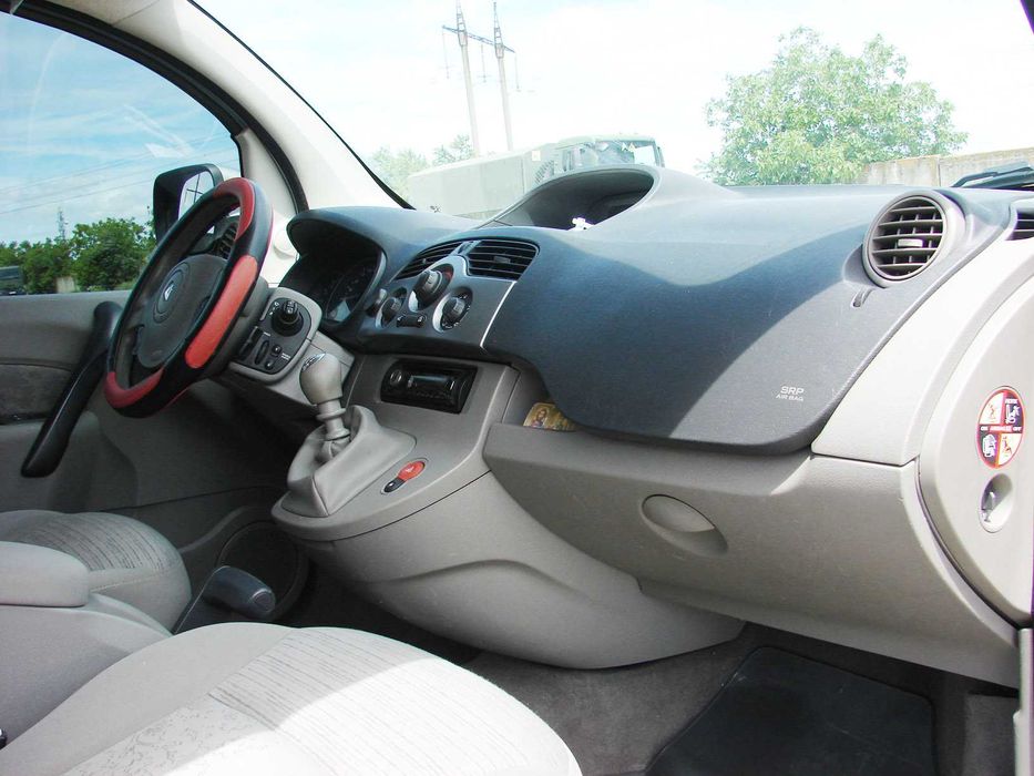 Renault Kangoo заводской пассажир 1.5 дизель механика 6-ст 2008 год