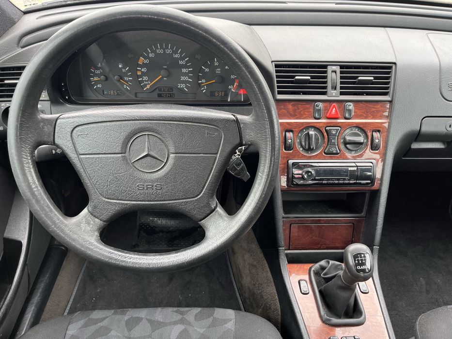 Mercedes Benz C220