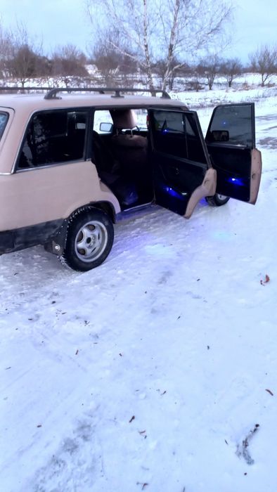 ВАЗ 2104. Деталі по телефону.