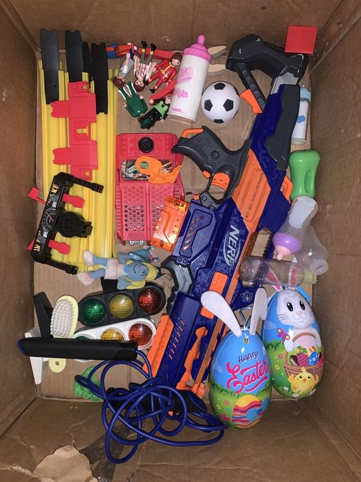 Лот   іграшок   з Європи