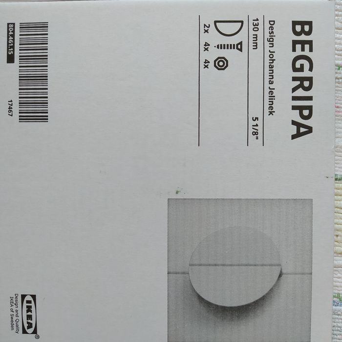 Puxadores brancos IKEA meia lua por estrear